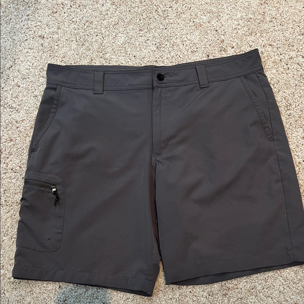 Magellan Outdoors Dark Gray Cargo Shorts